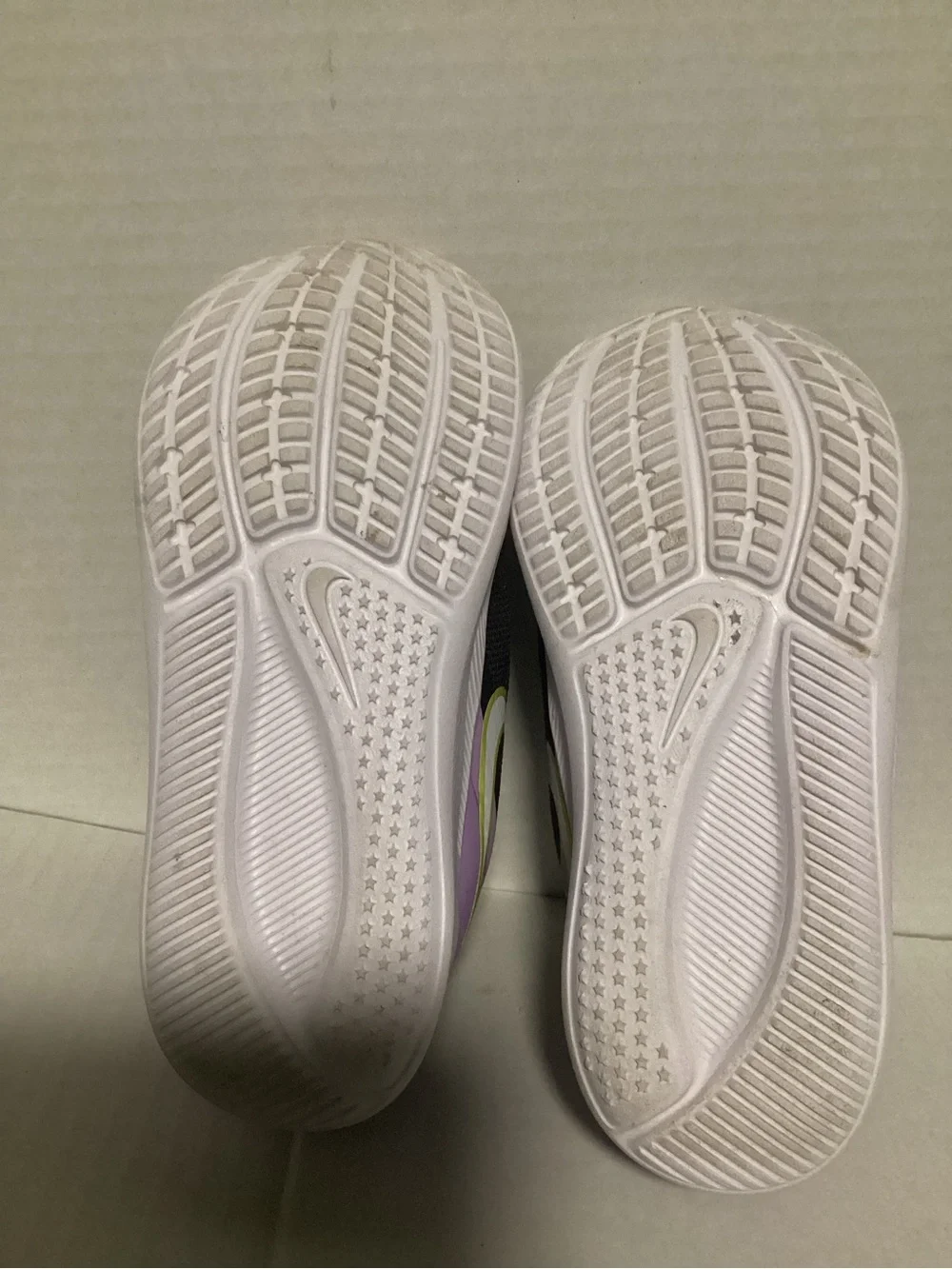 Nike Kids Black and Lavender Velcro Sneakers with Lime Swoosh size 9